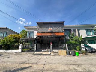 Reihenhaus zum Kauf mit 3 Zimmer in Pak Kret, Nonthaburi