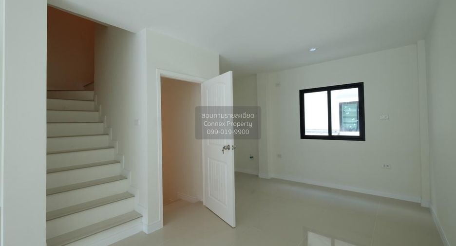 For sale 5 bedrooms townhouse in Min Buri, Bangkok