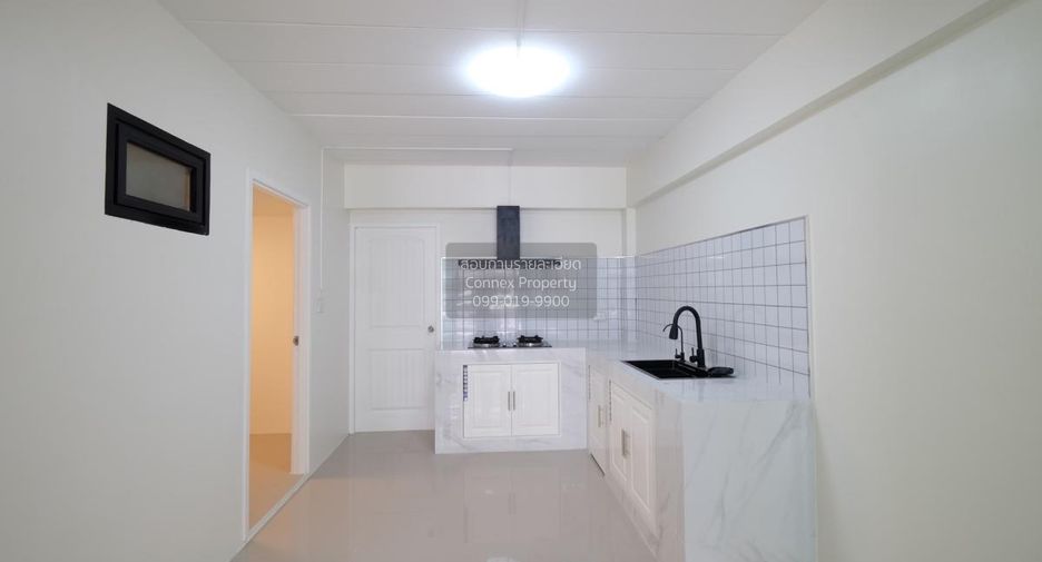 For sale 5 bedrooms townhouse in Min Buri, Bangkok