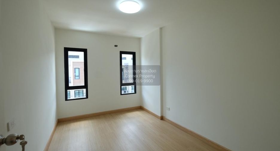 For sale 5 bedrooms townhouse in Min Buri, Bangkok