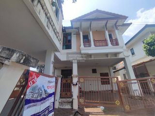 Haus zum Kauf mit 3 Zimmer in Thung Khru, Bangkok