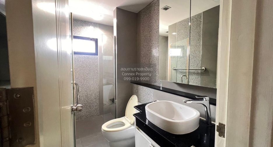 For sale 5 bedrooms house in Phasi Charoen, Bangkok