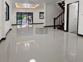 Haus zum Kauf mit 3 Zimmer in Bang Bua Thong, Nonthaburi