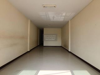 À vendre 1 chambre maison de ville à Pran Buri, Prachuap Khiri Khan