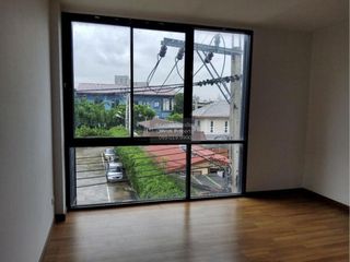 Reihenhaus zum Kauf mit 3 Zimmer in Pak Kret, Nonthaburi