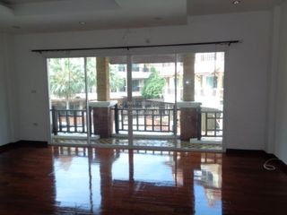 À vendre 3 chambres maison de ville à Hua Hin, Prachuap Khiri Khan
