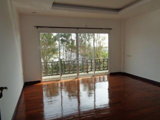 À vendre 3 chambres maison de ville à Hua Hin, Prachuap Khiri Khan