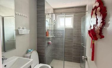 For sale 2 bedrooms condo in Mueang Samut Prakan, Samut Prakan