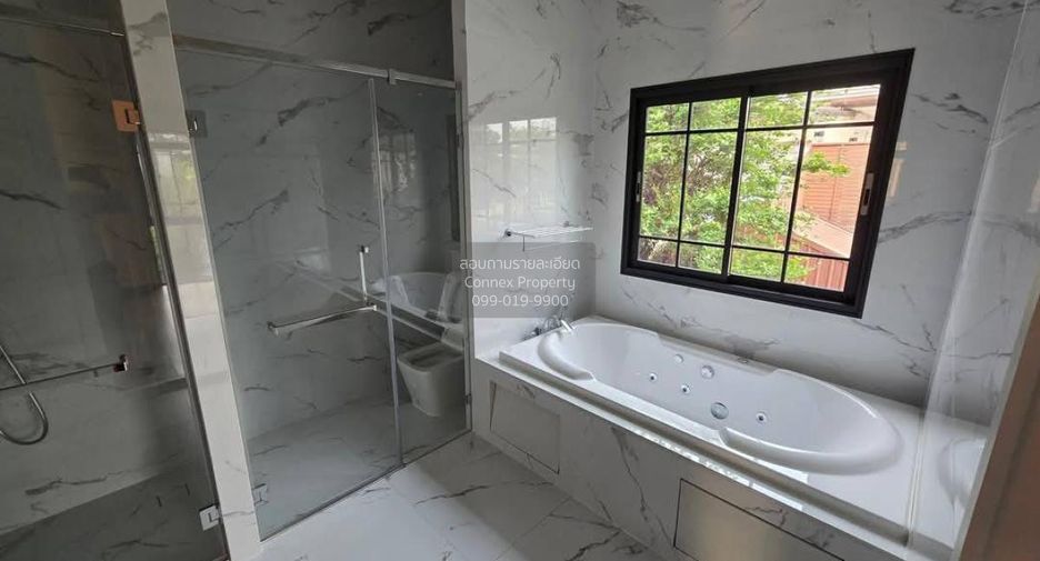 Haus zum Kauf mit 5 Zimmer in Taling Chan, Bangkok