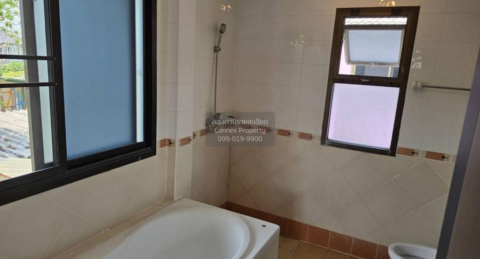 For sale 3 ベッドルーム house in Mueang Samut Sakhon, Samut Sakhon