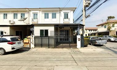 À vendre 4 chambres maison de ville à Krathum Baen, Samut Sakhon