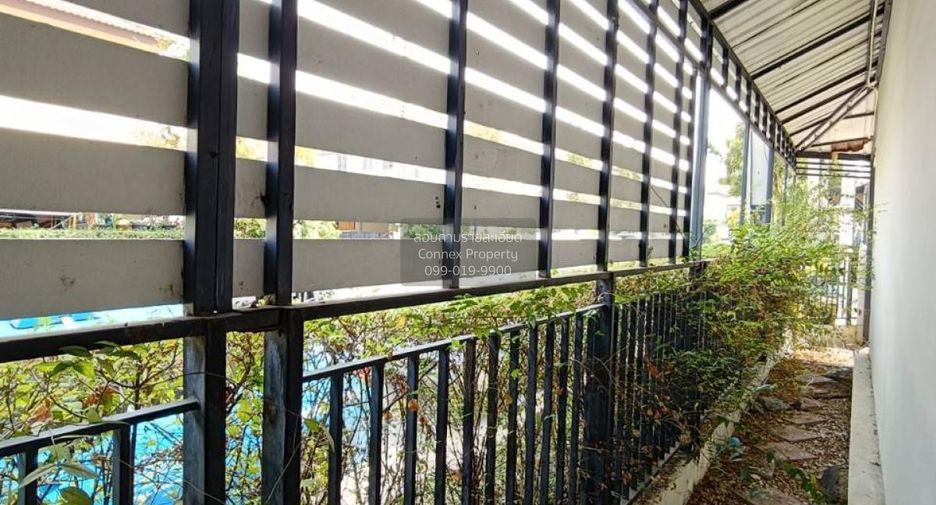 À vendre 4 chambres maison de ville à Krathum Baen, Samut Sakhon