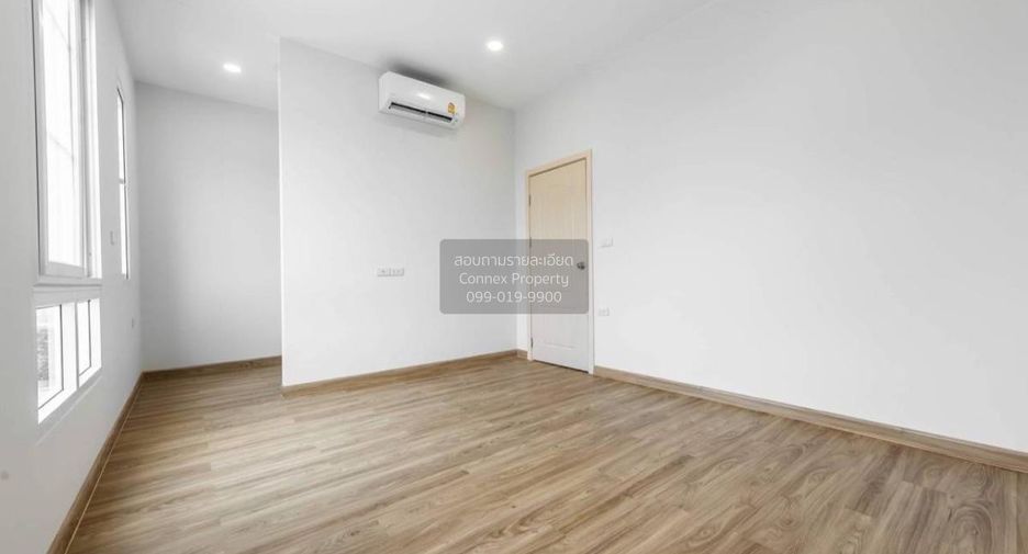 For sale 3 ベッドルーム townhouse in Sam Phran, Nakhon Pathom