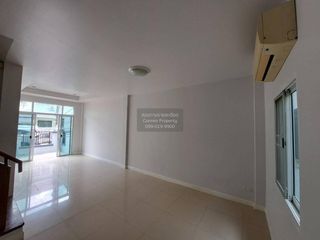 Reihenhaus zum Kauf mit 3 Zimmer in Pak Kret, Nonthaburi