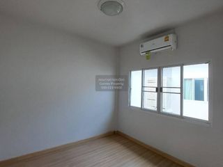 Reihenhaus zum Kauf mit 3 Zimmer in Pak Kret, Nonthaburi