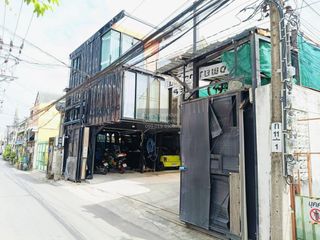 出售 2 卧室 独立屋 在 Phra Khanong, 曼谷