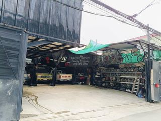 出售 2 卧室 独立屋 在 Phra Khanong, 曼谷