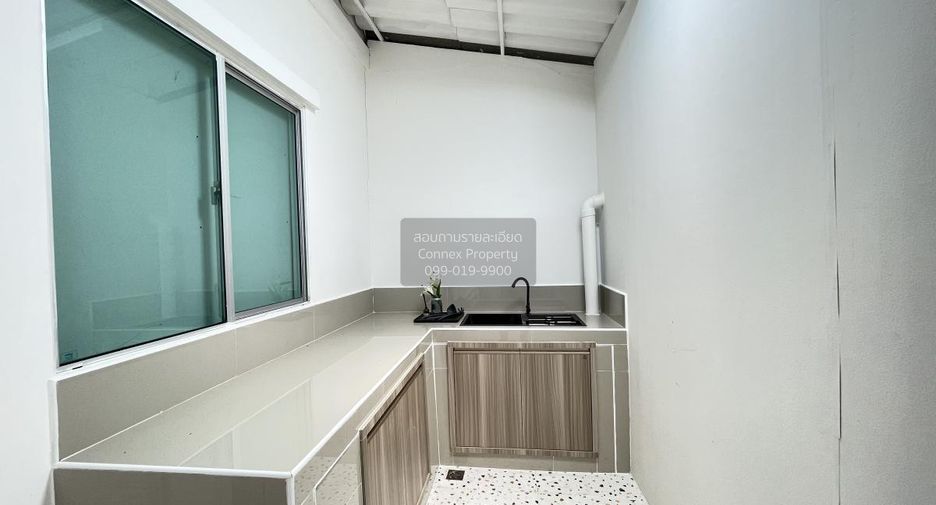 For sale 2 bedrooms townhouse in Bang Khae, Bangkok