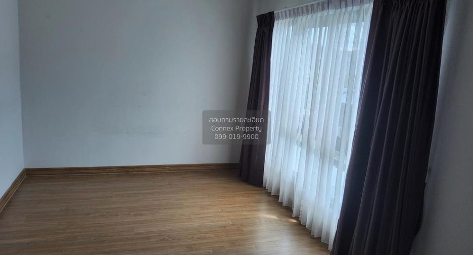 À vendre 3 chambres maison de ville à Sai Noi, Nonthaburi