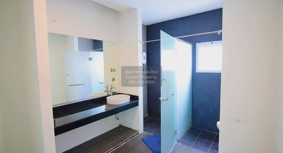 À vendre 3 chambres maison de ville à Bang Phli, Samut Prakan