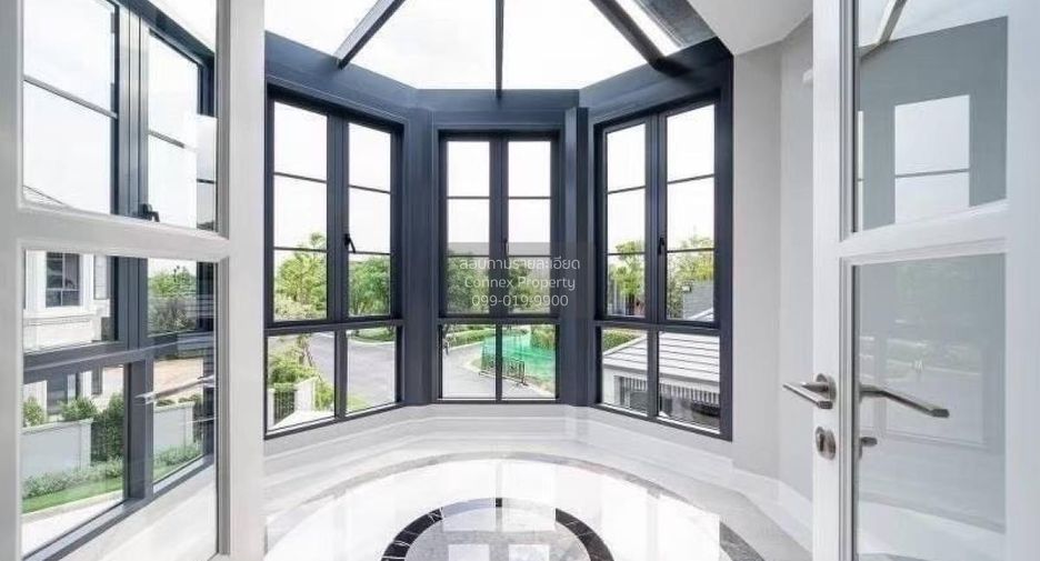 For sale 5 bedrooms house in Bang Kapi, Bangkok