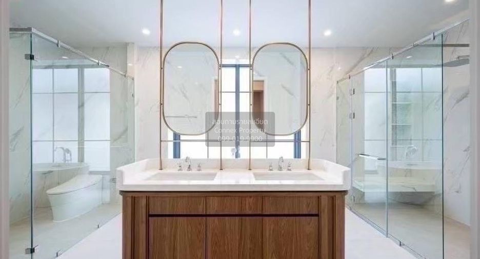 For sale 5 bedrooms house in Bang Kapi, Bangkok