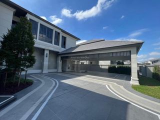 For sale 5 bedrooms house in Bang Kapi, Bangkok