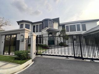 For sale 5 bedrooms house in Bang Kapi, Bangkok