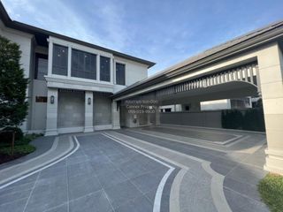 For sale 5 bedrooms house in Bang Kapi, Bangkok