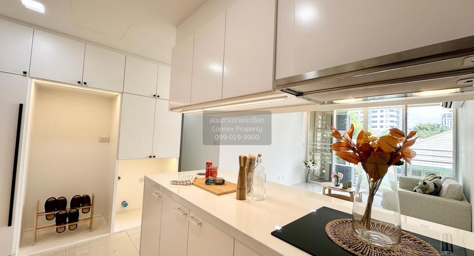 For sale 2 bedrooms condo in Khlong Toei, Bangkok