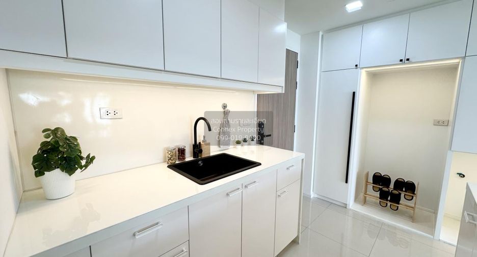 For sale 2 bedrooms condo in Khlong Toei, Bangkok