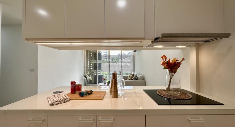 For sale 2 bedrooms condo in Khlong Toei, Bangkok