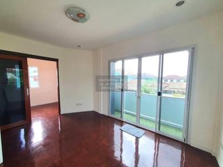 Haus zum Kauf mit 5 Zimmer in Bang Bua Thong, Nonthaburi