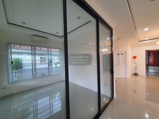 Haus zum Kauf mit 5 Zimmer in Bang Bua Thong, Nonthaburi