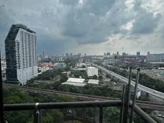 For rent studio condo in Phaya Thai, Bangkok