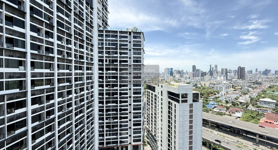À louer 2 chambres condo à Huai Khwang, Bangkok