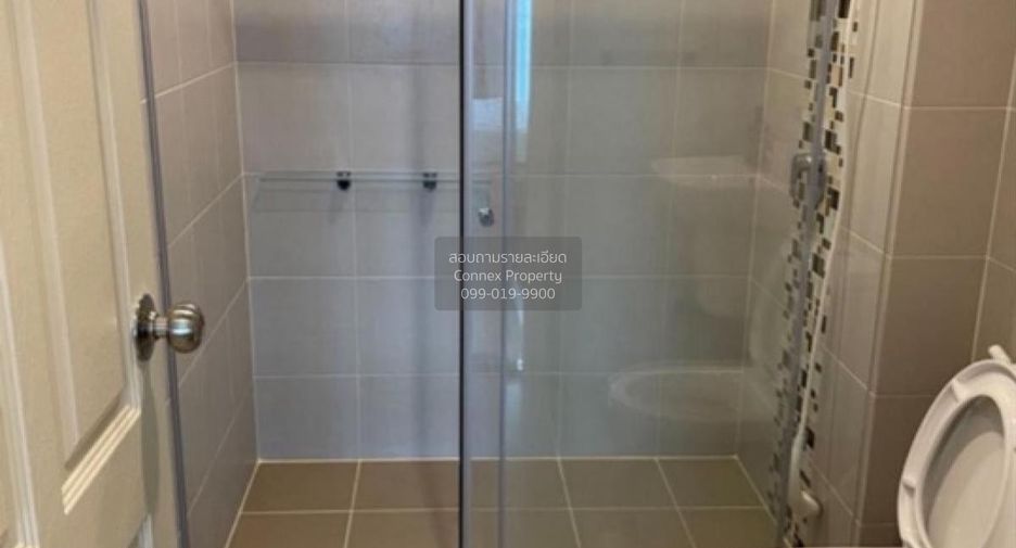 For rent 2 bedrooms condo in Huai Khwang, Bangkok