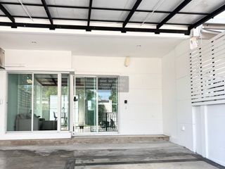 For rent 3 bedrooms townhouse in Mueang Samut Prakan, Samut Prakan