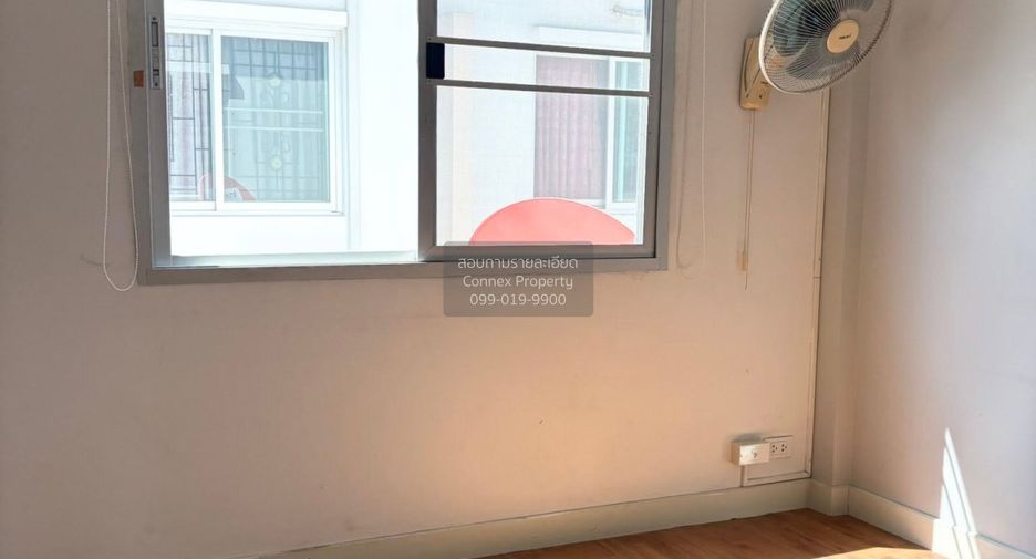 For rent 3 bedrooms townhouse in Mueang Samut Prakan, Samut Prakan