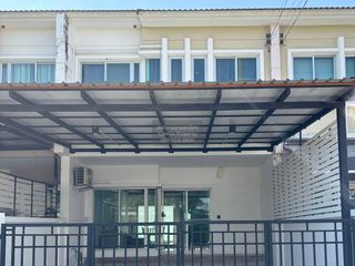 For rent 3 bedrooms townhouse in Mueang Samut Prakan, Samut Prakan