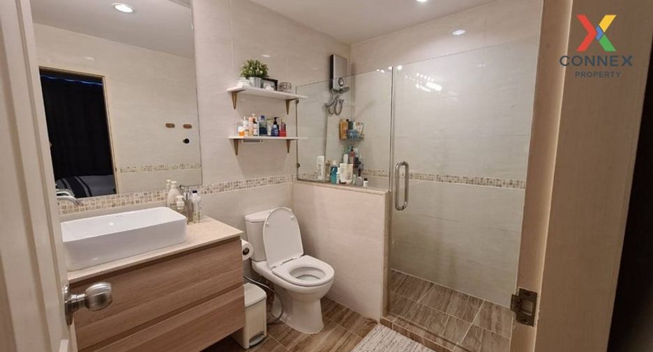 For rent 2 bedrooms condo in Sathon, Bangkok