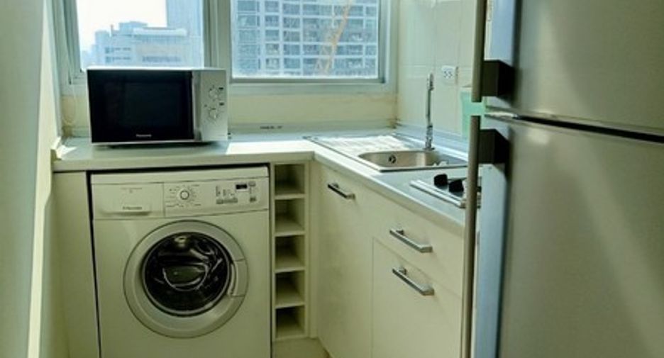 For rent 2 bedrooms condo in Sathon, Bangkok