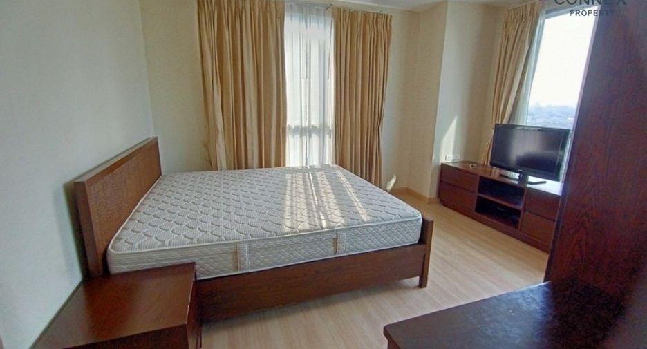 For rent 2 bedrooms condo in Sathon, Bangkok