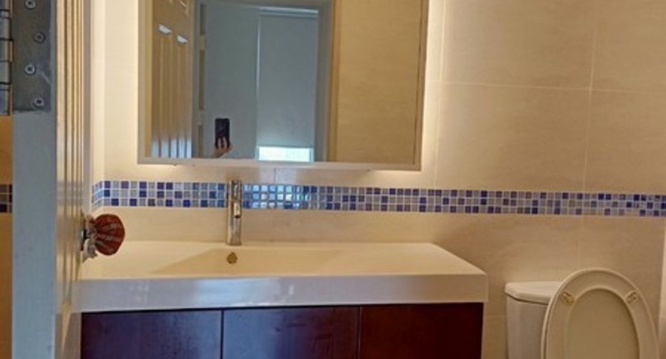 For rent 2 bedrooms condo in Sathon, Bangkok