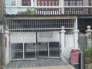 For rent 2 bedrooms townhouse in Suan Luang, Bangkok