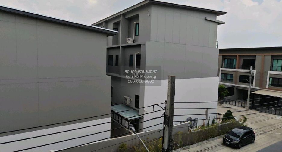 For rent 4 bedrooms townhouse in Bang Khen, Bangkok