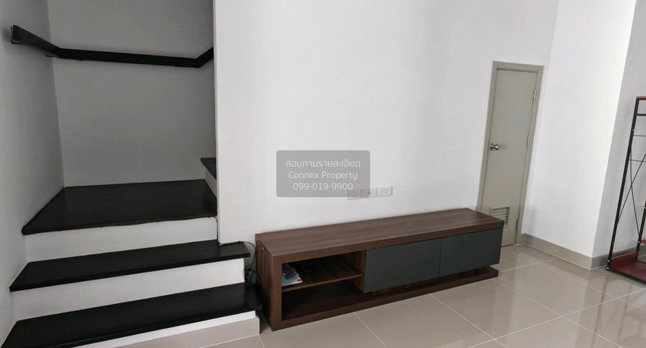 For rent 4 bedrooms townhouse in Bang Khen, Bangkok