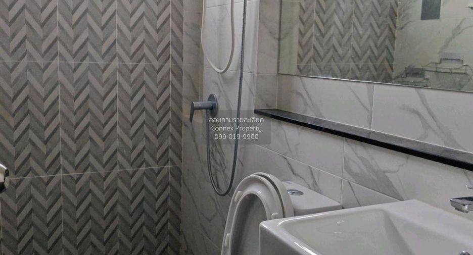 For rent 4 bedrooms townhouse in Bang Khen, Bangkok