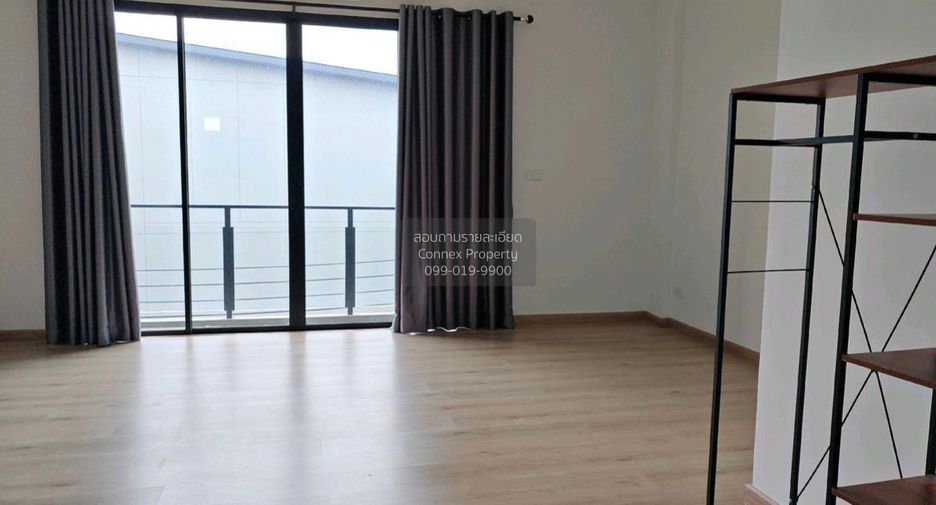 For rent 4 bedrooms townhouse in Bang Khen, Bangkok