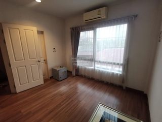 For rent 3 bedrooms townhouse in Yan Nawa, Bangkok